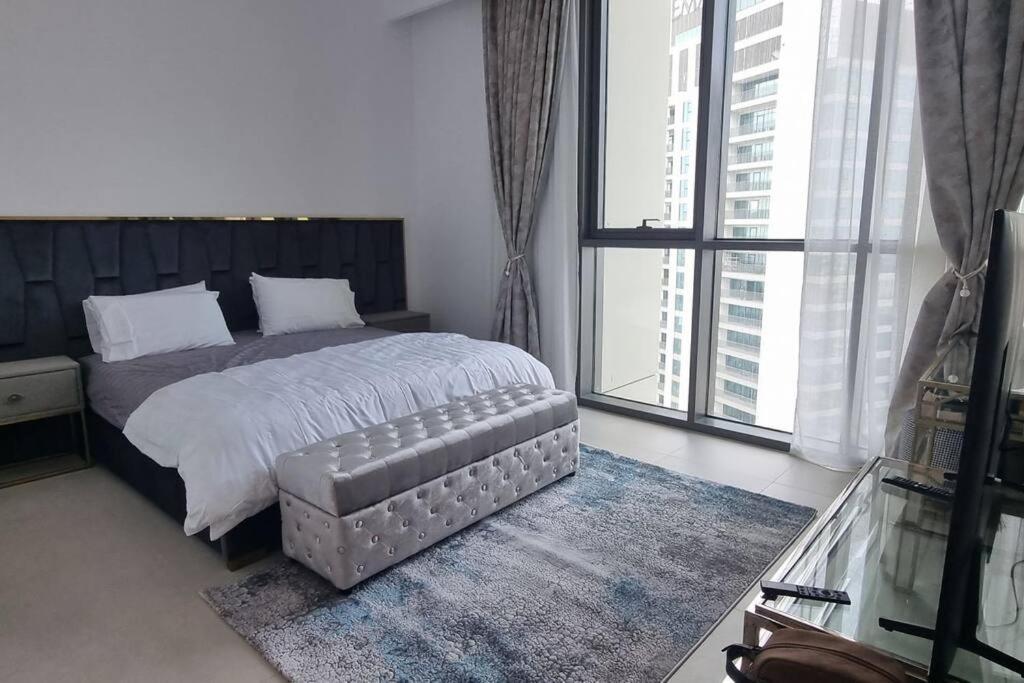 Apartment Downtown Views 1 *