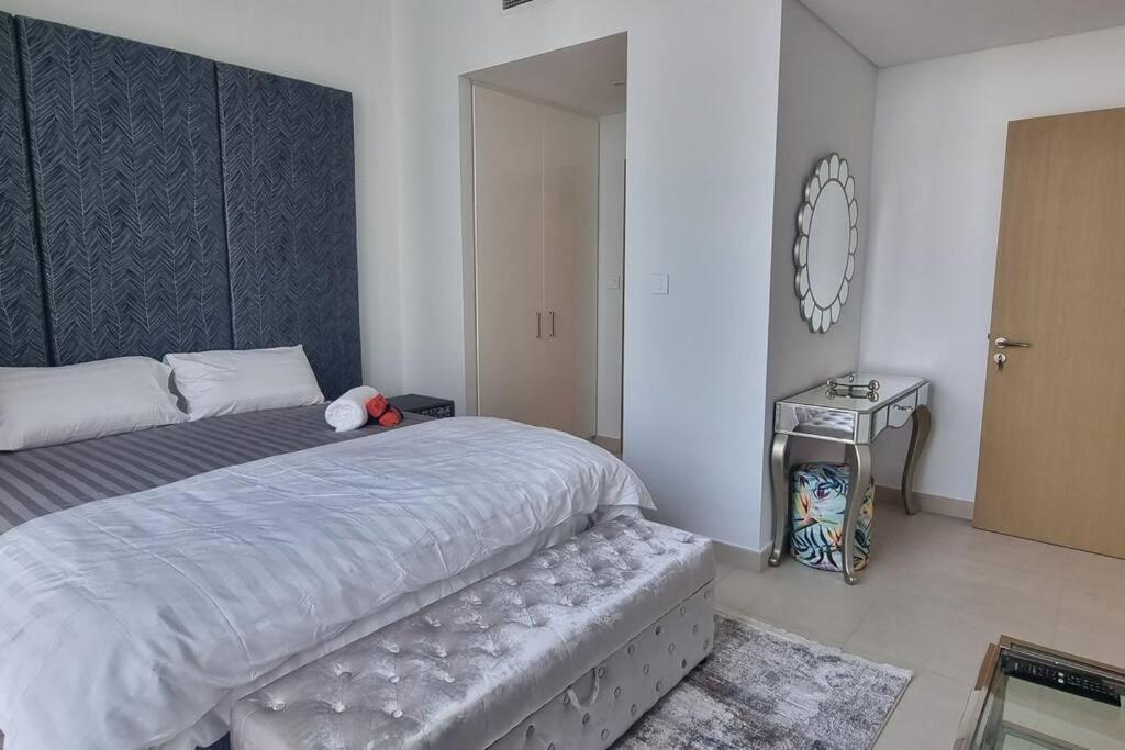Apartment Downtown Views 1 *