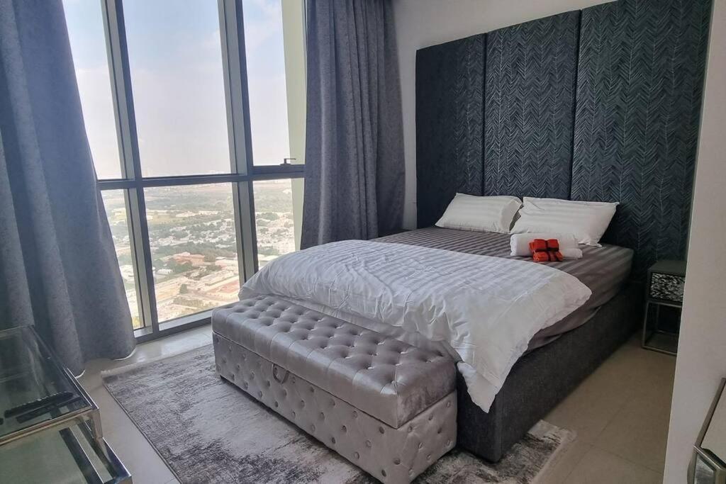 Apartment Downtown Views 1 *